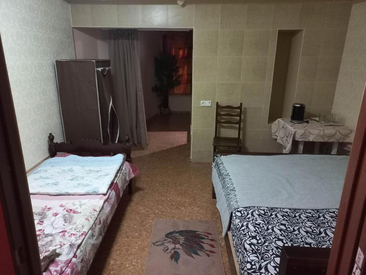Feola Hostel Kutaiszi Kültér fotó