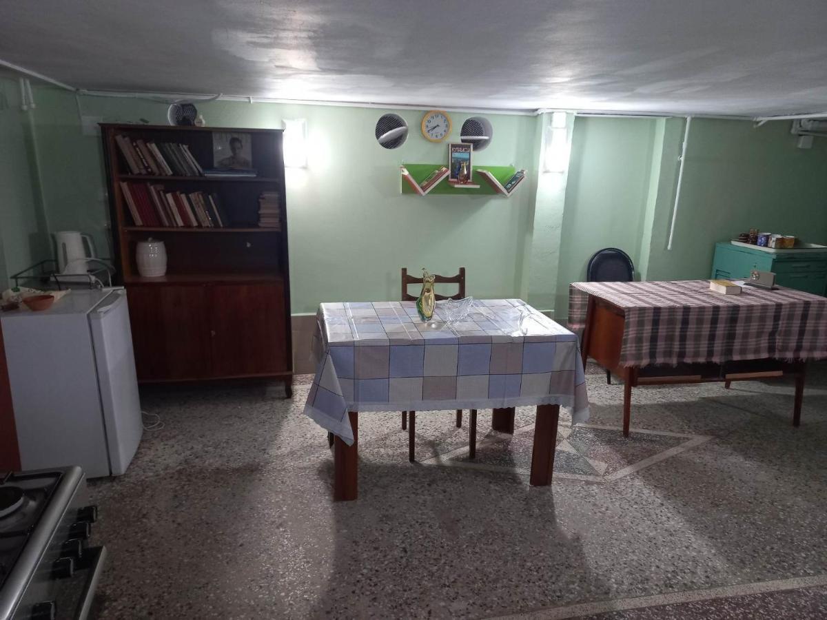 Feola Hostel Kutaiszi Kültér fotó