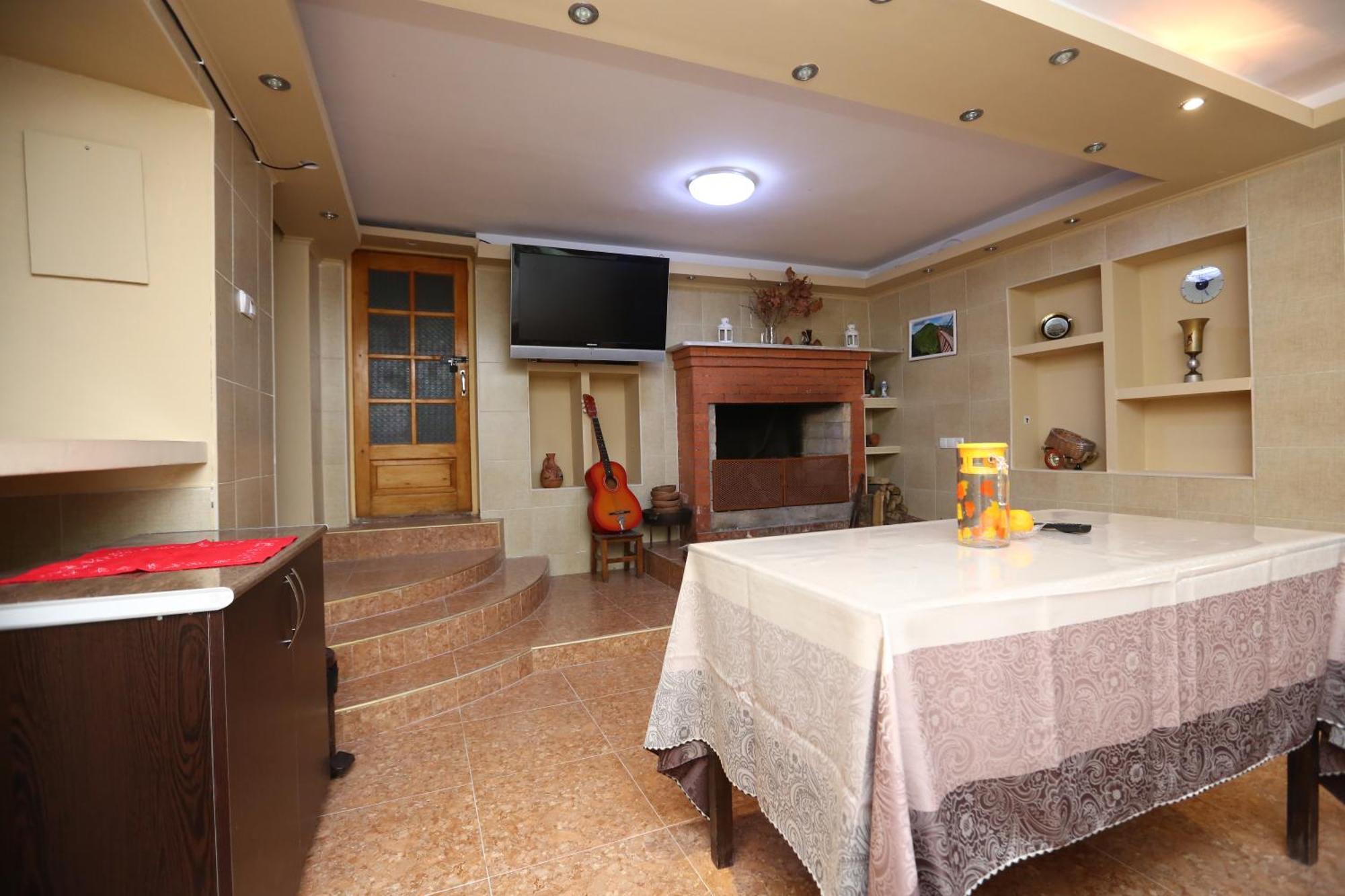 Feola Hostel Kutaiszi Kültér fotó